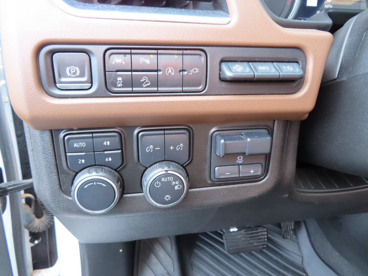Used 2021 Chevrolet Tahoe High Country w/ Premium Package AWD/4WD image 33