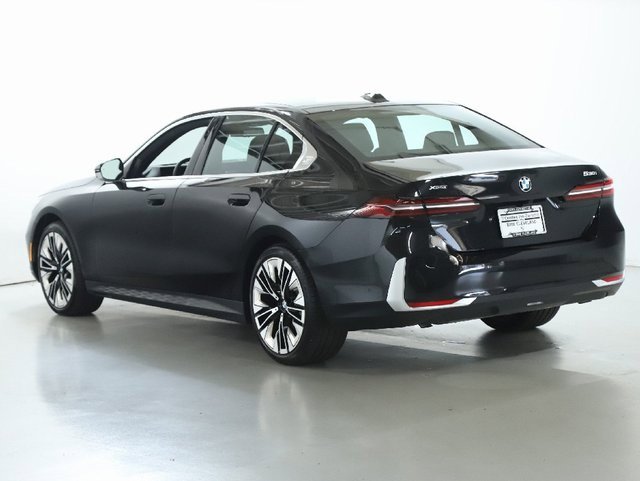 Certified 2025 BMW 530i xDrive w/ Premium Package image 40