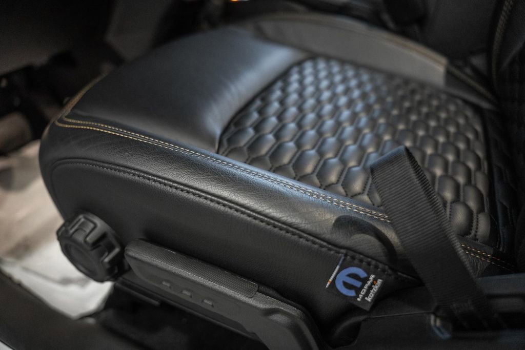 New 2025 Jeep Gladiator Sport image 31