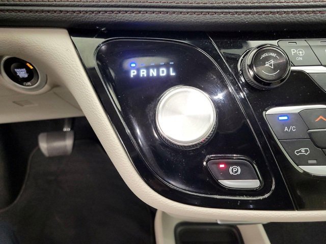 Used 2017 Chrysler Pacifica Limited image 5