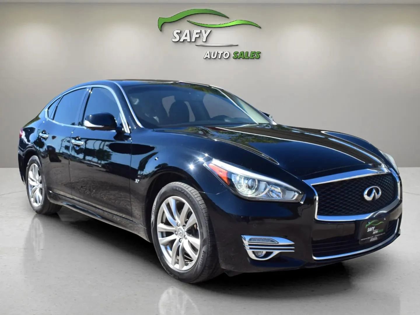 Used 2015 INFINITI Q70 3.7