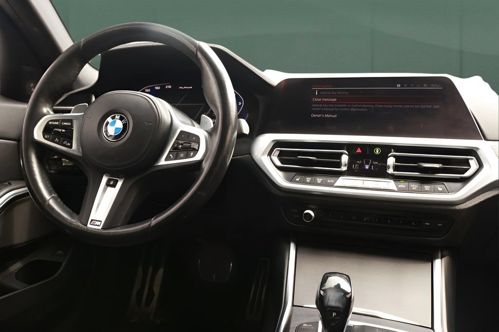 Used 2020 BMW 330i Sedan w/ M Sport Package RWD image 32