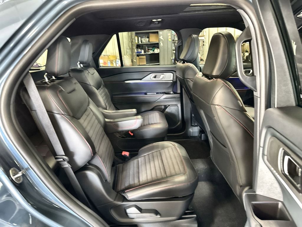 New 2026 Ford Explorer ST-Line w/ ST-Line Street Pack AWD/4WD image 32