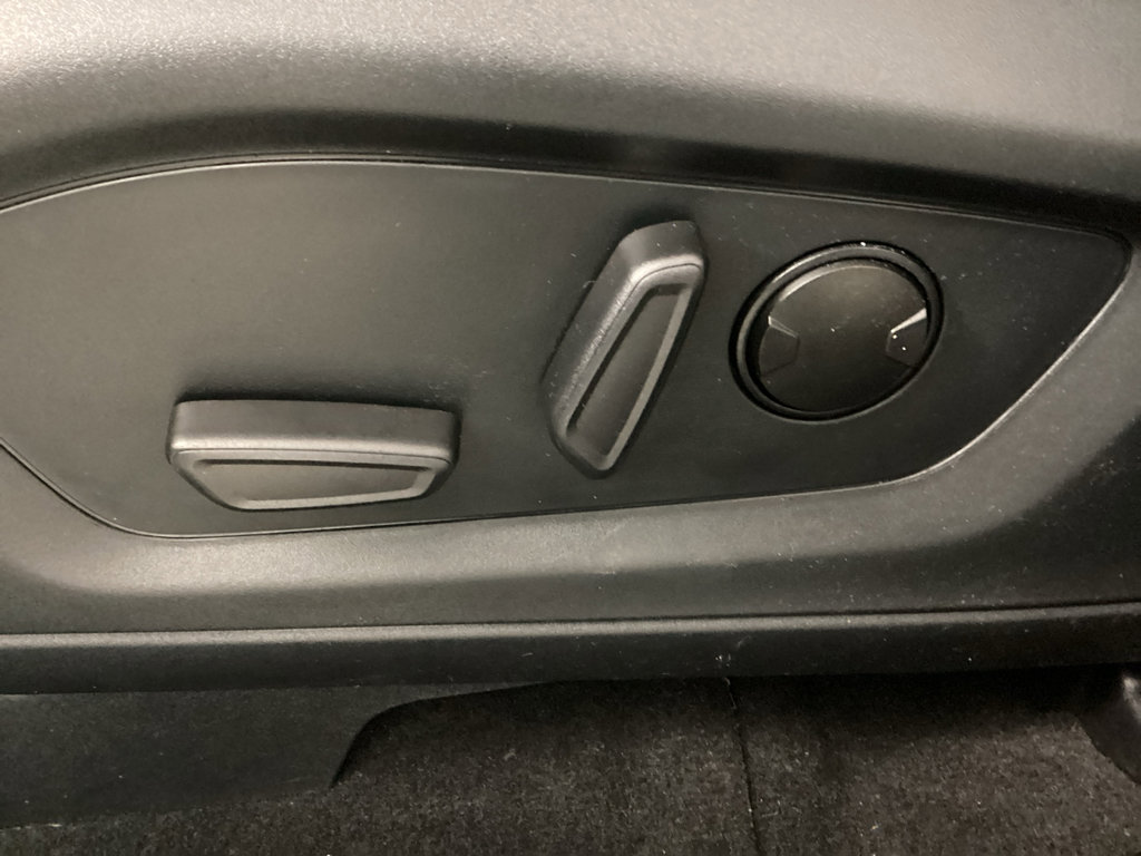Used 2023 Ford Explorer Platinum w/ Technology Package image 30