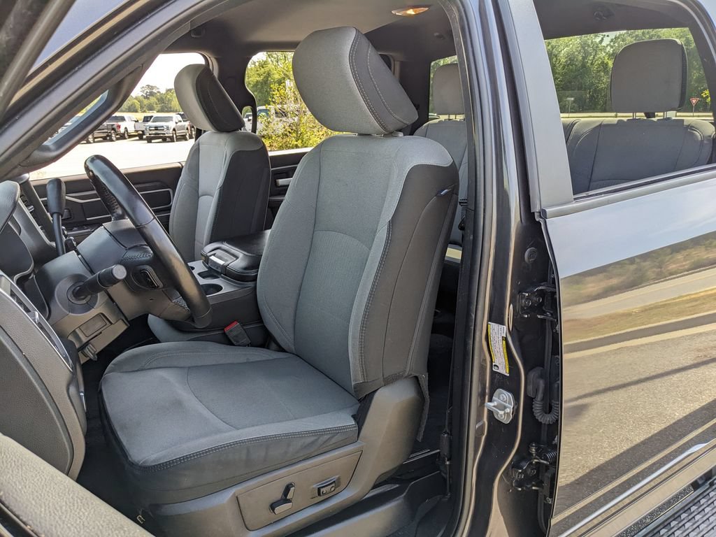 Used 2024 RAM 2500 Big Horn AWD/4WD image 32