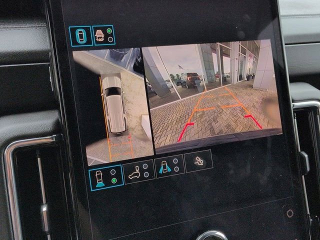 Used 2025 GMC Yukon XL Denali AWD/4WD image 13