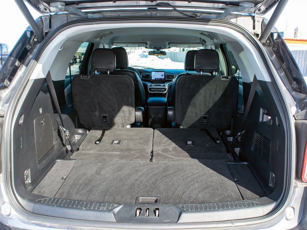 Used 2022 Ford Explorer XLT image 6