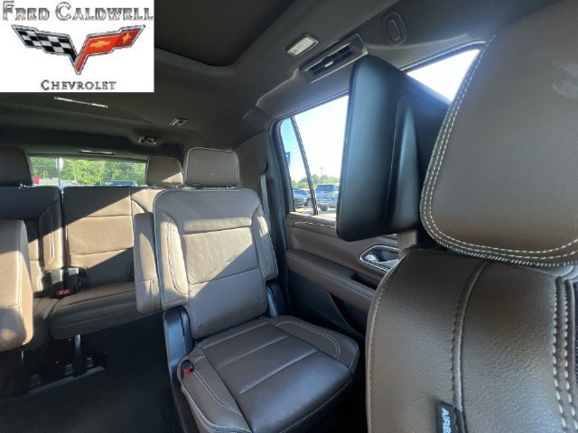 Used 2024 Chevrolet Suburban High Country w/ Advanced Technology Package AWD/4WD image 14