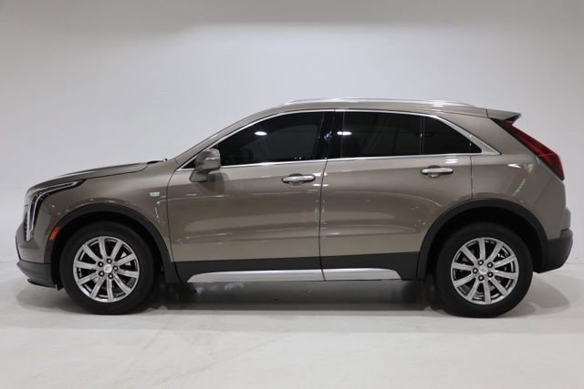 Used 2020 Cadillac XT4 Premium Luxury w/ Technology Package FWD image 4