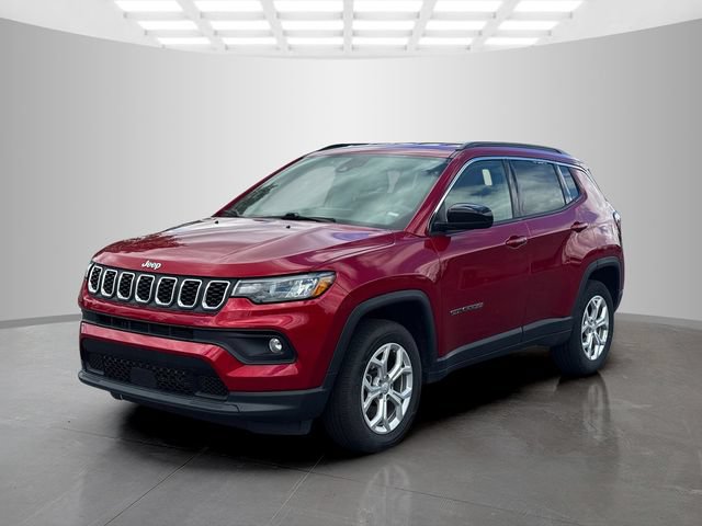 Certified 2024 Jeep Compass Latitude AWD/4WD image 3