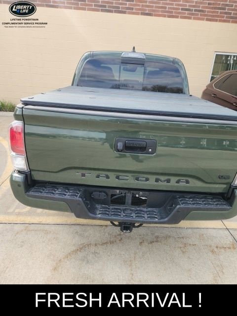 Used 2021 Toyota Tacoma TRD Sport w/ TRD Premium Sport Package image 6