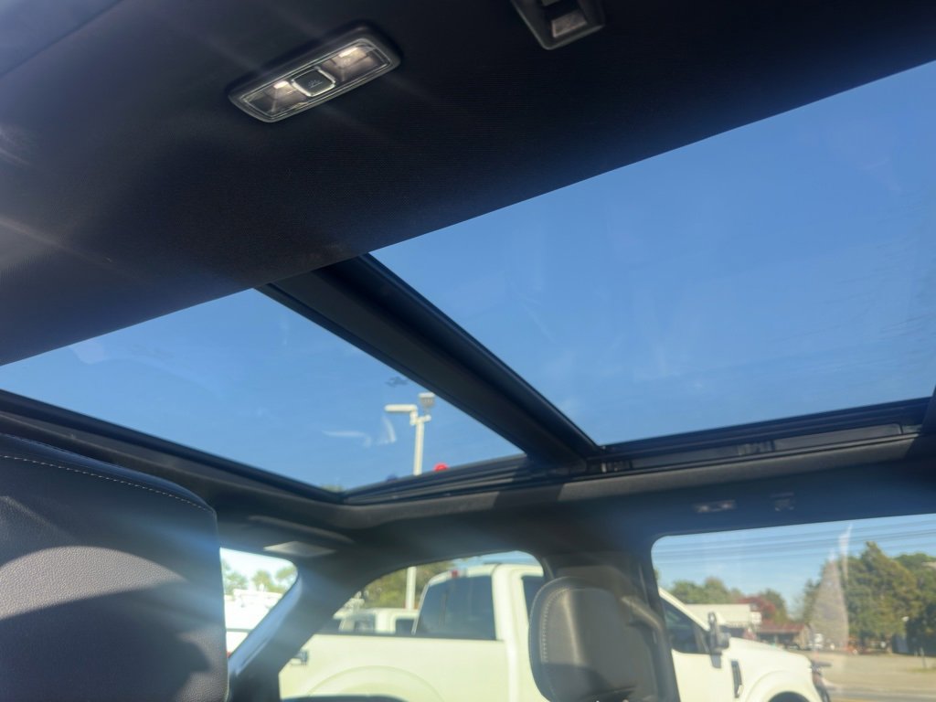 Used 2022 Ford F150 Lariat w/ Equipment Group 502A High image 3