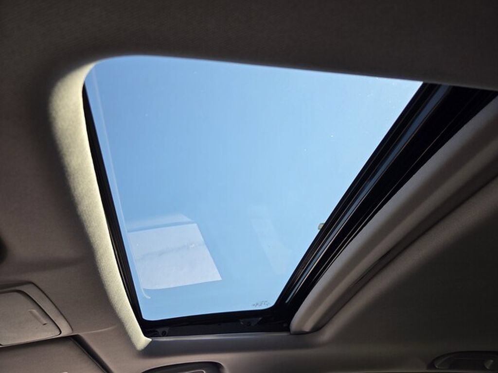 Used 2022 Honda CR-V Touring image 16