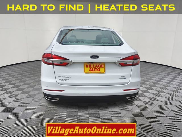 Used 2020 Ford Fusion SE image 3
