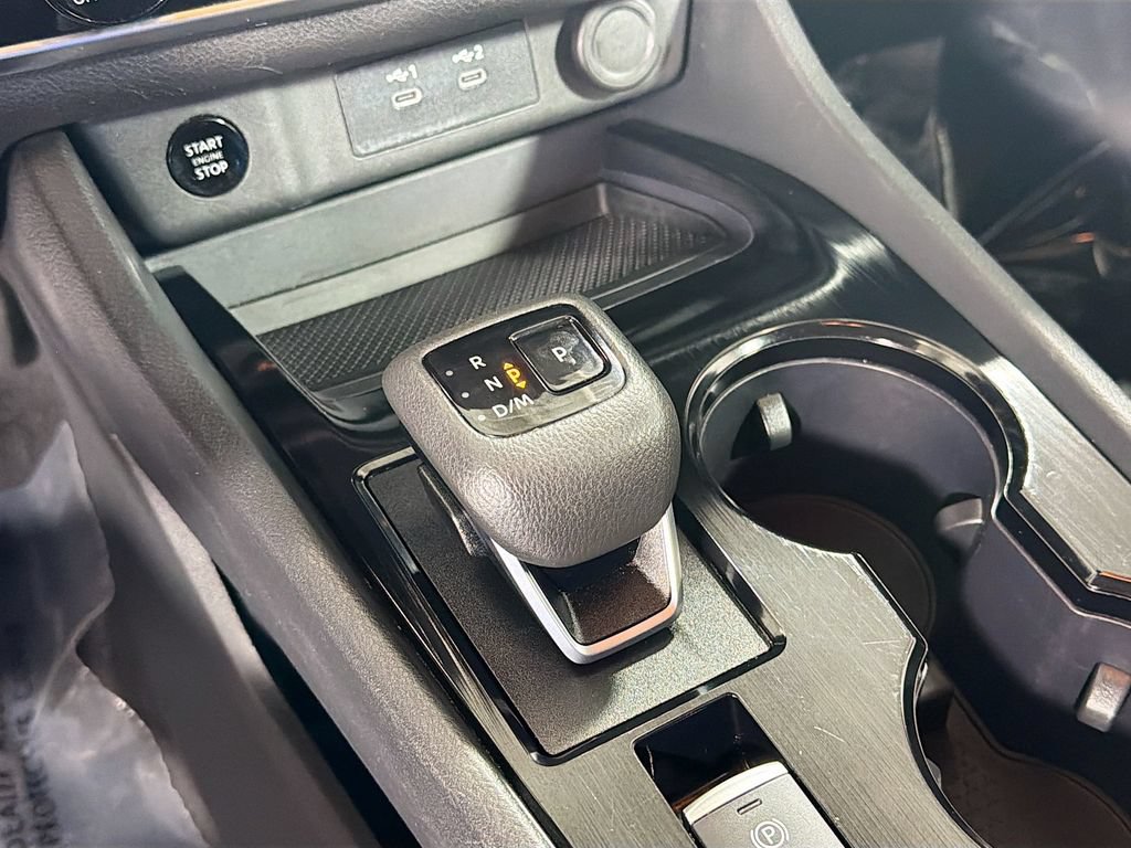 Used 2024 Nissan Rogue S FWD image 17