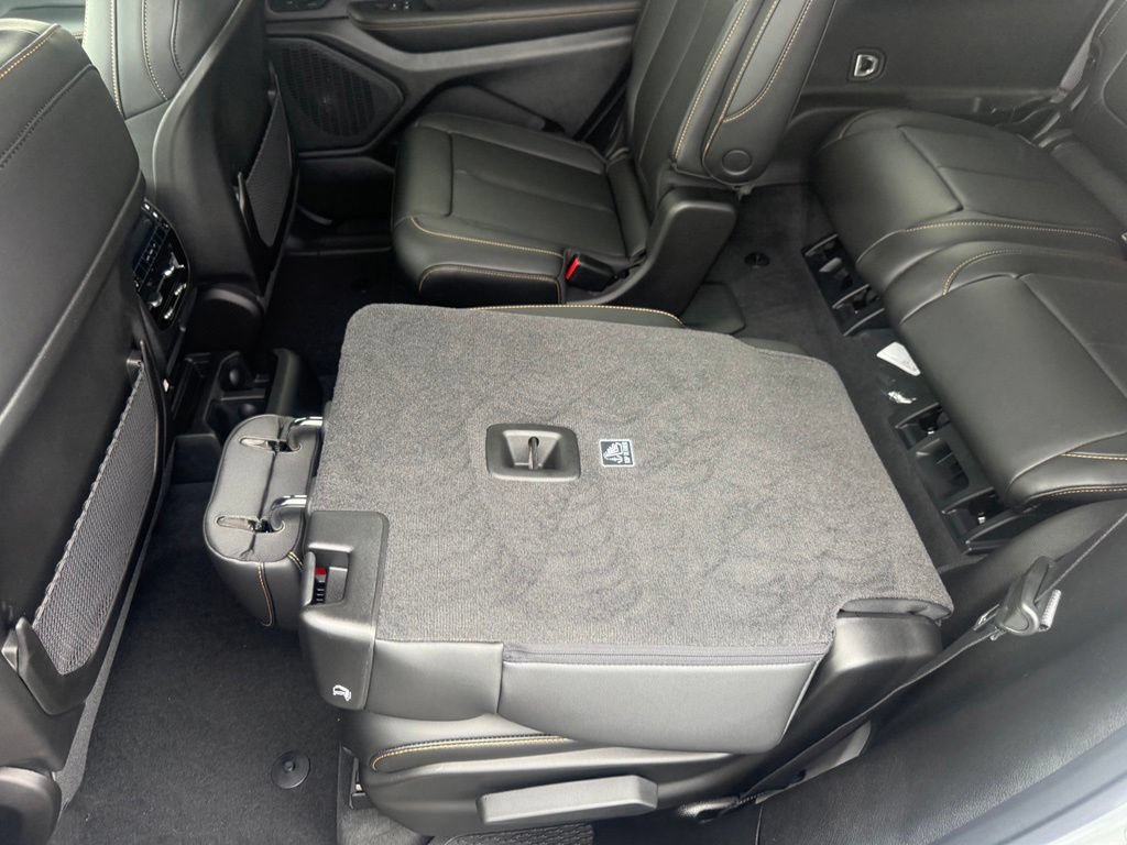 New 2026 Jeep Grand Cherokee L Limited AWD/4WD image 38