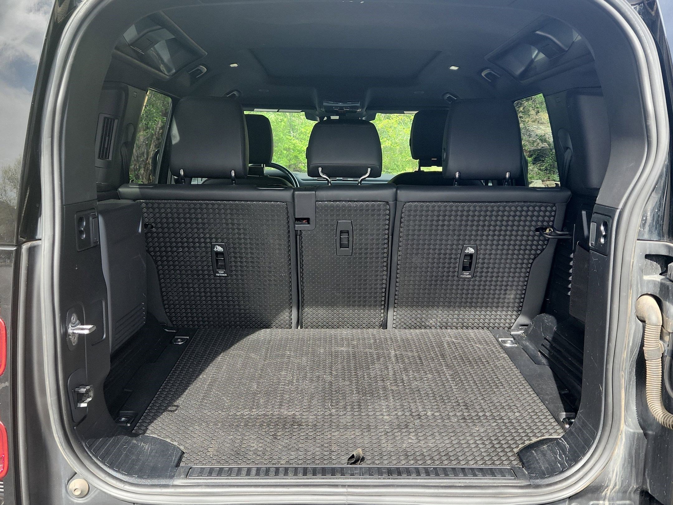 Certified 2024 Land Rover Defender 110 X-Dynamic SE AWD/4WD image 30