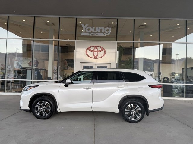 Used 2020 Toyota Highlander XLE