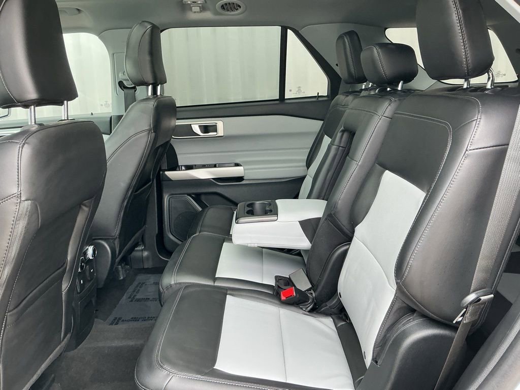 Used 2023 Ford Explorer XLT w/ Equipment Group 202A image 20