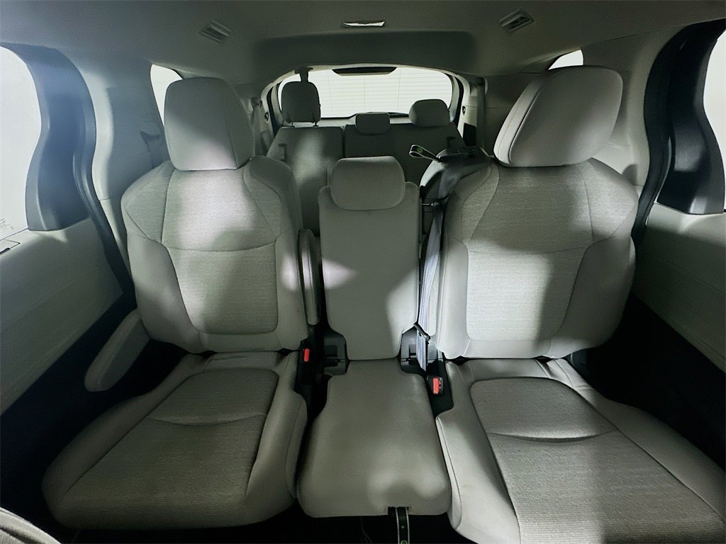 Used 2024 Toyota Sienna LE image 13