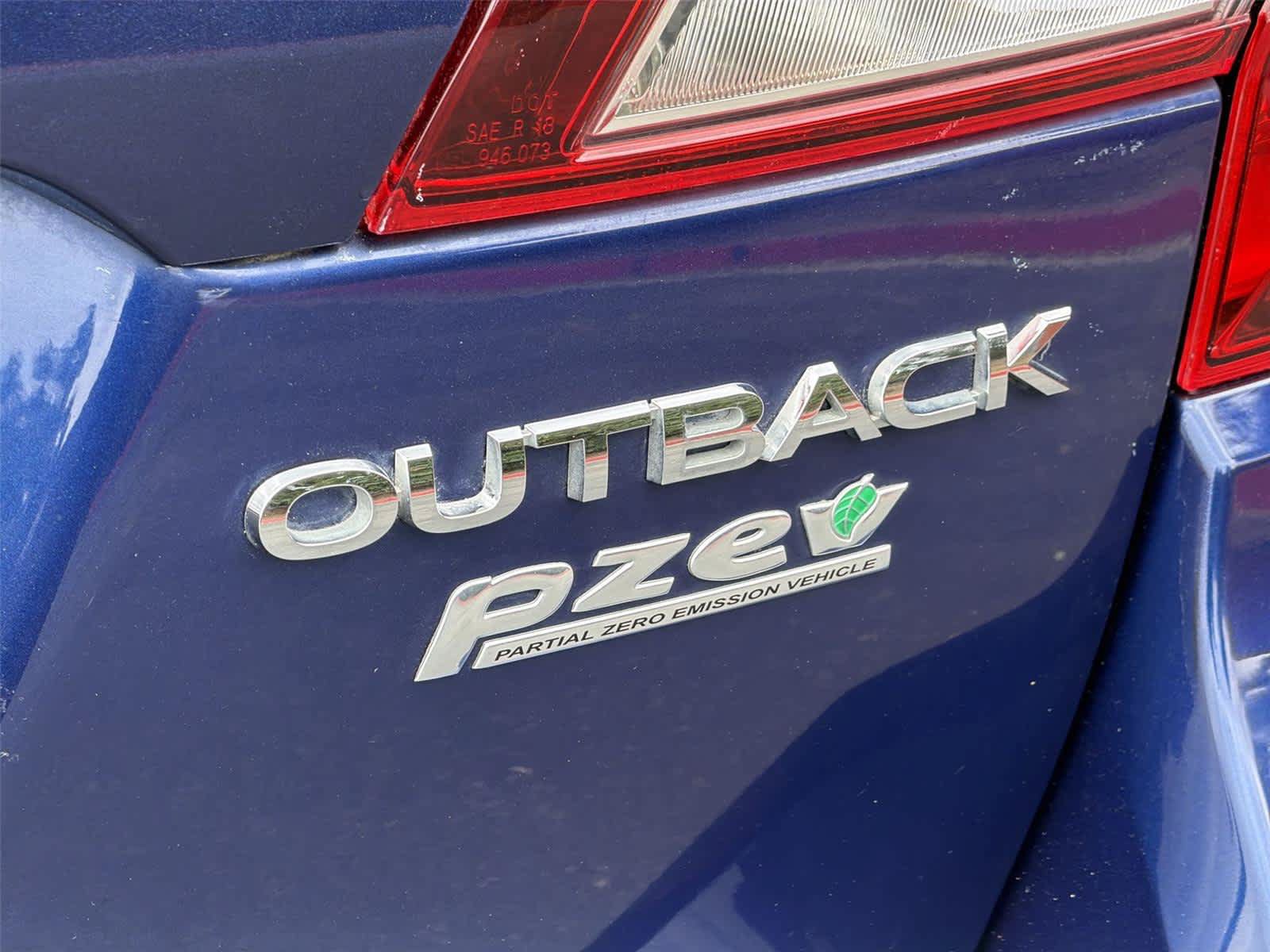 Used 2017 Subaru Outback 2.5i Limited AWD/4WD image 8