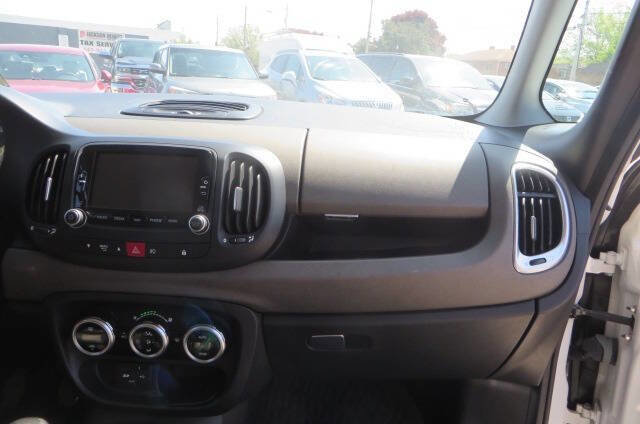 Used 2014 FIAT 500L Trekking w/ Popular Equipment Group FWD image 24