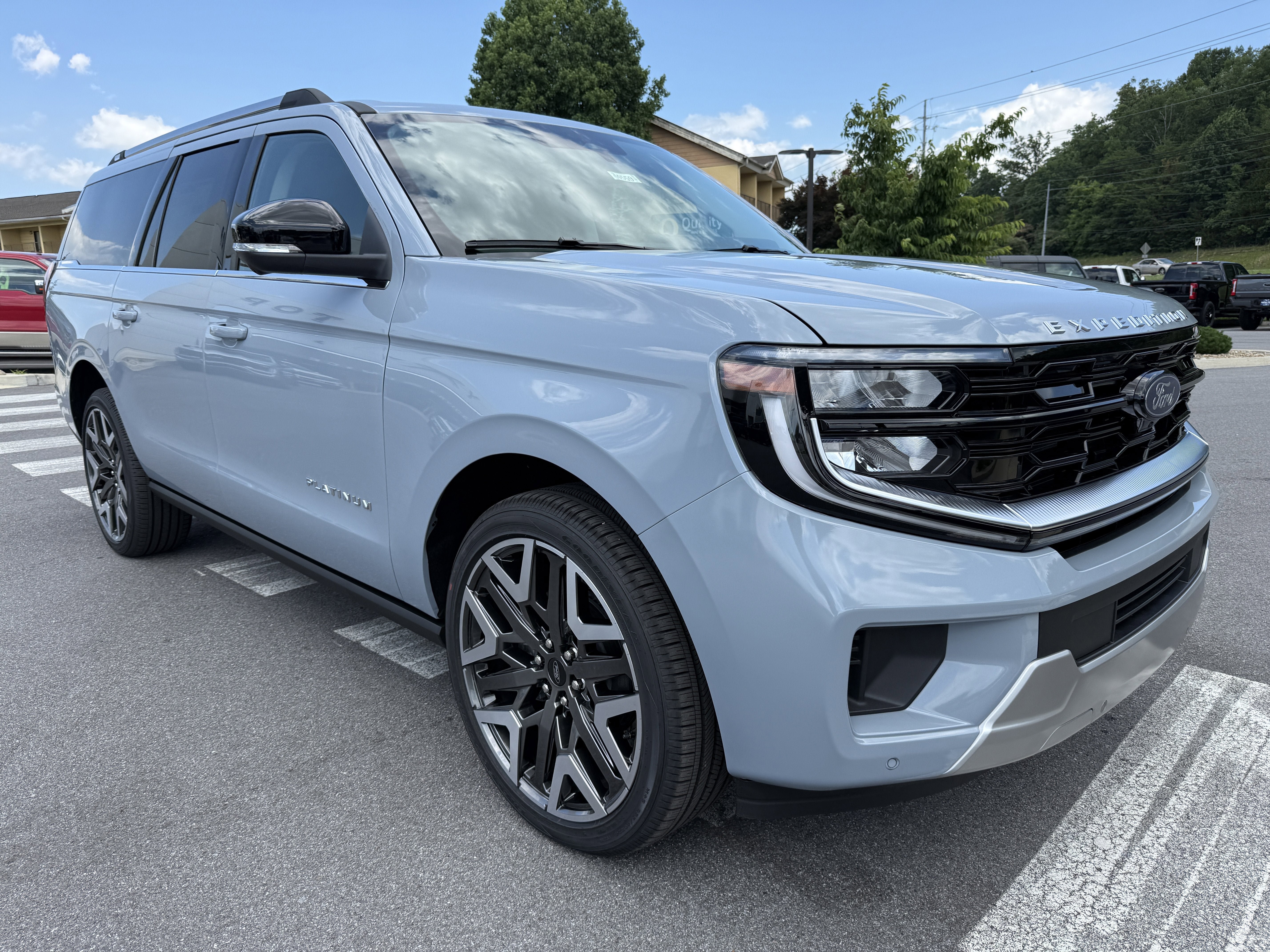 New 2026 Ford Expedition Max Platinum w/ Platinum Ultimate Package AWD/4WD image 3
