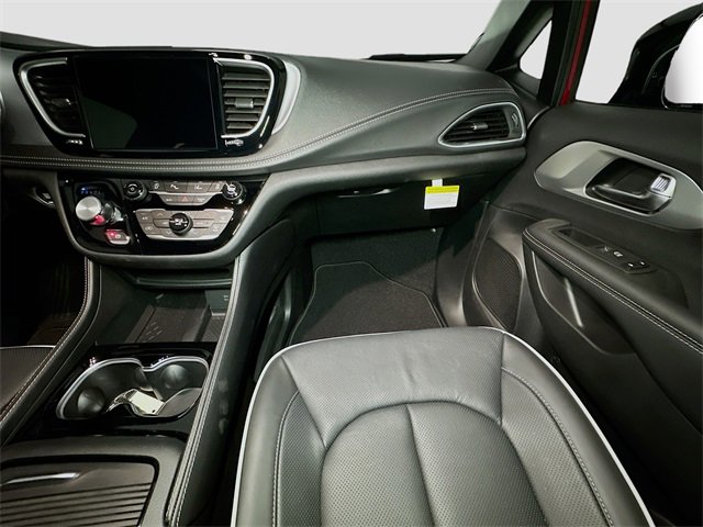 New 2026 Chrysler Pacifica Limited image 26