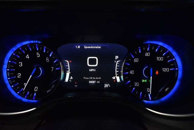 Certified 2025 Chrysler Pacifica Limited image 28