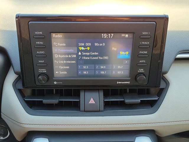Used 2020 Toyota RAV4 XLE FWD image 16