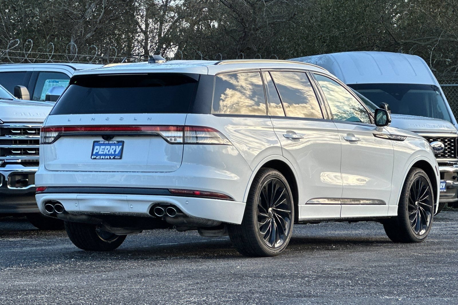 New 2026 Lincoln Aviator Reserve AWD/4WD image 3