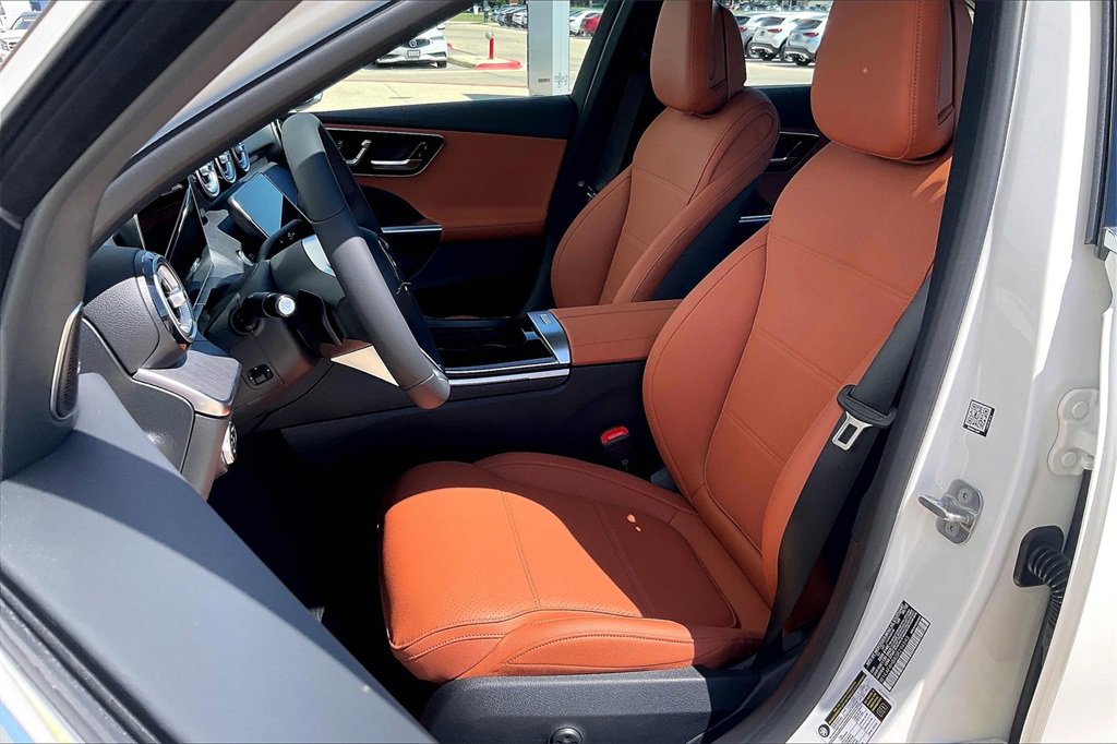 New 2025 Mercedes-Benz C 300 4MATIC Sedan image 9