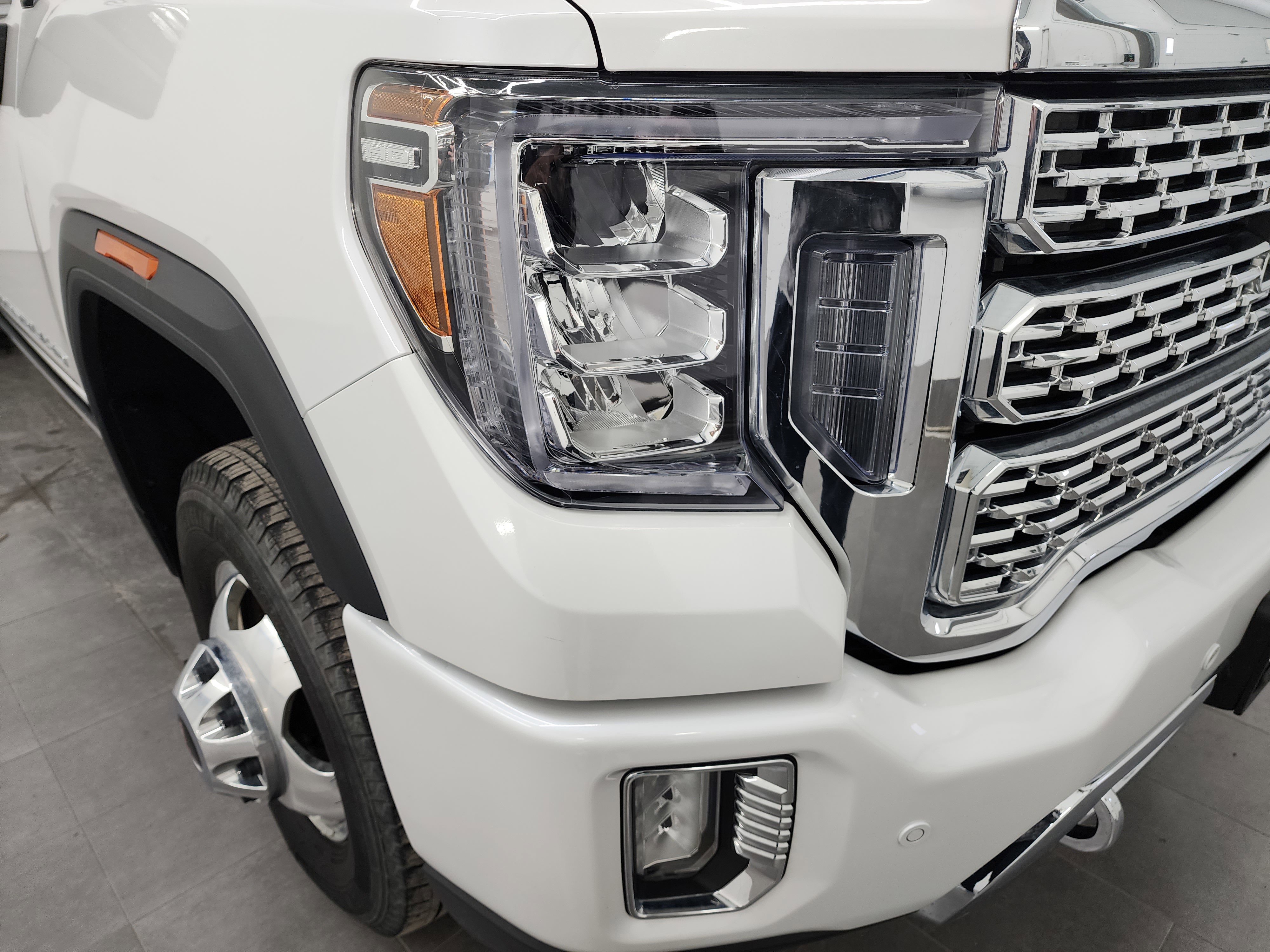 Used 2023 GMC Sierra 3500 Denali w/ Denali Ultimate Package image 28