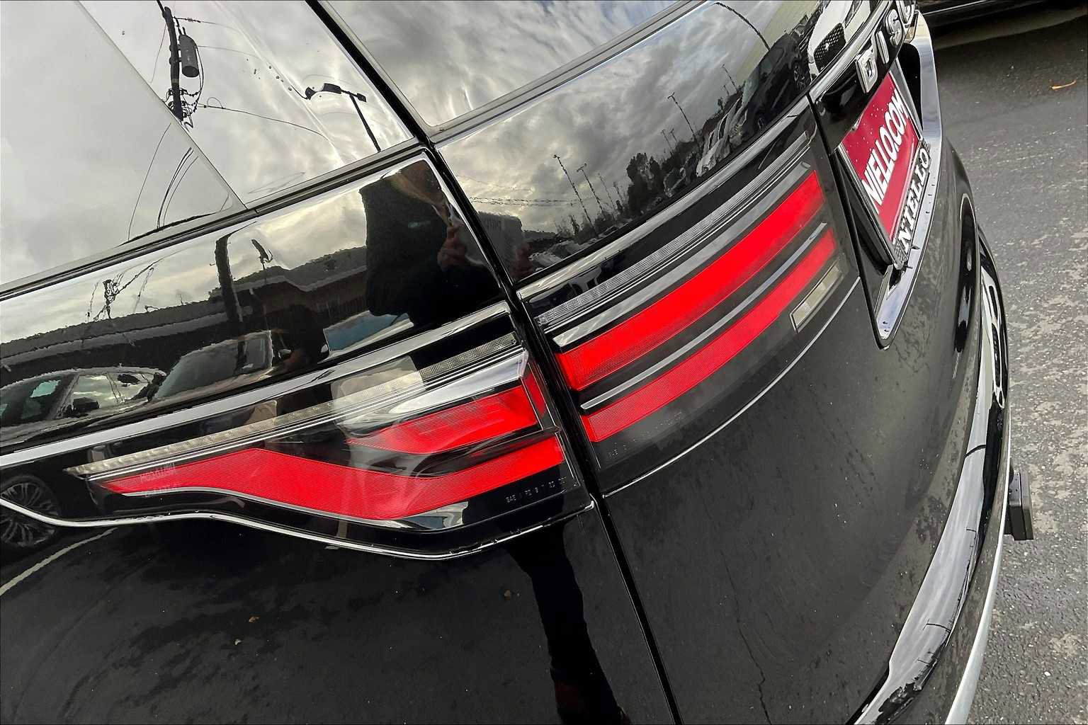 New 2025 Land Rover Discovery Metropolitan Edition image 25