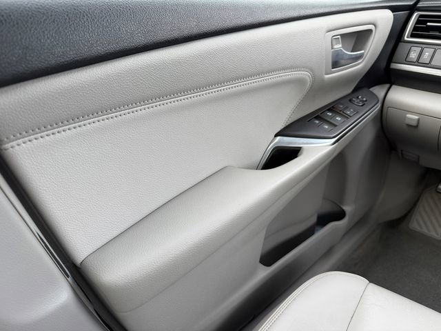 Certified 2016 Toyota Camry XLE w/ Moonroof Package FWD image 31