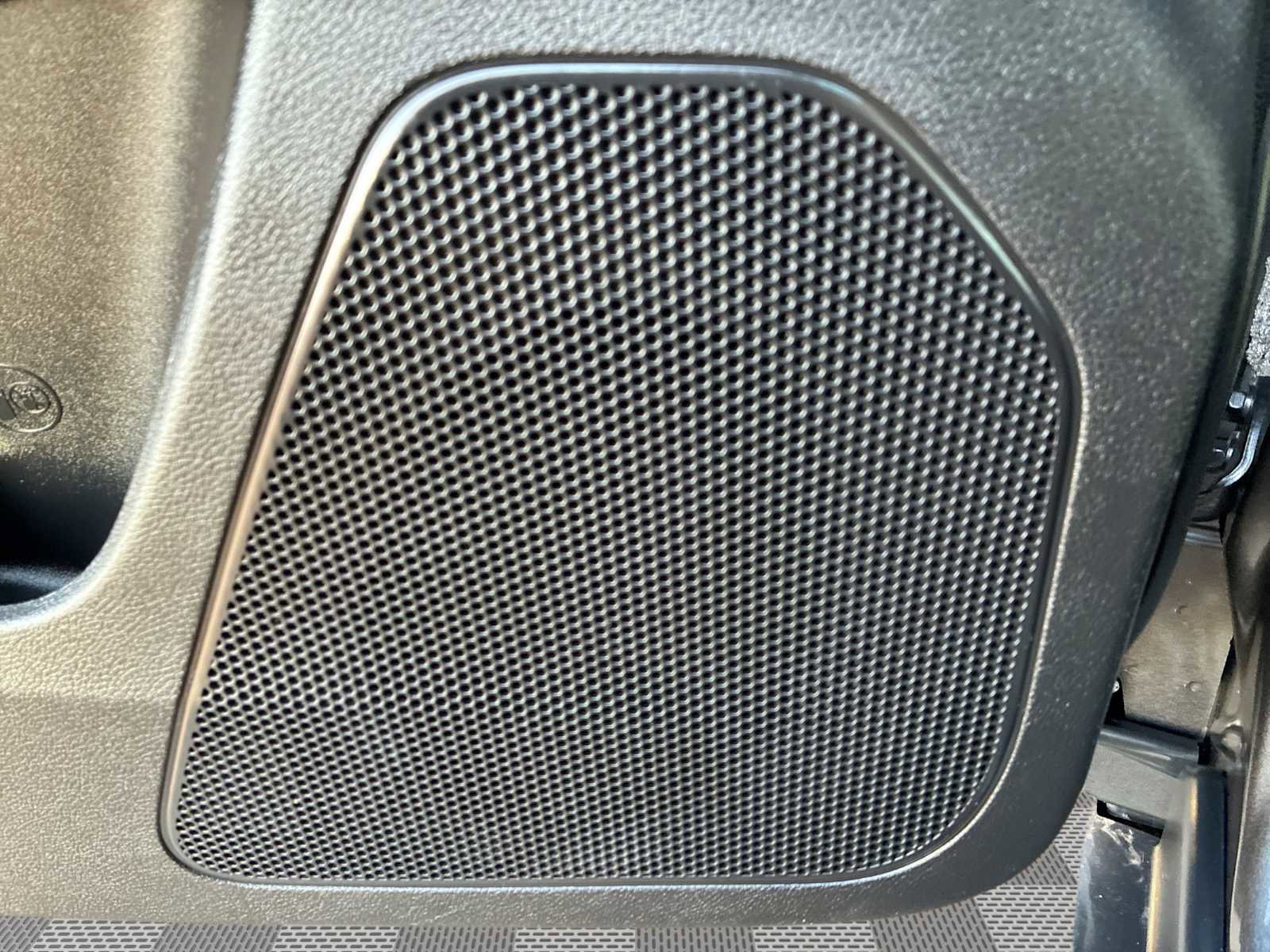 Used 2021 Jeep Cherokee Latitude Lux w/ Sun & Sound Group image 24