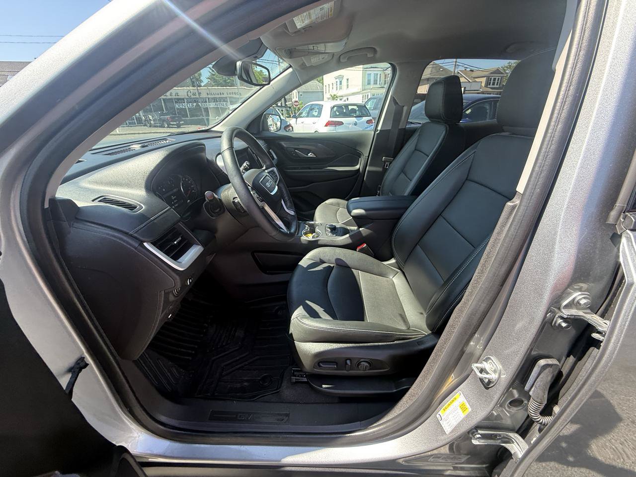 Used 2024 GMC Terrain SLT AWD/4WD image 28
