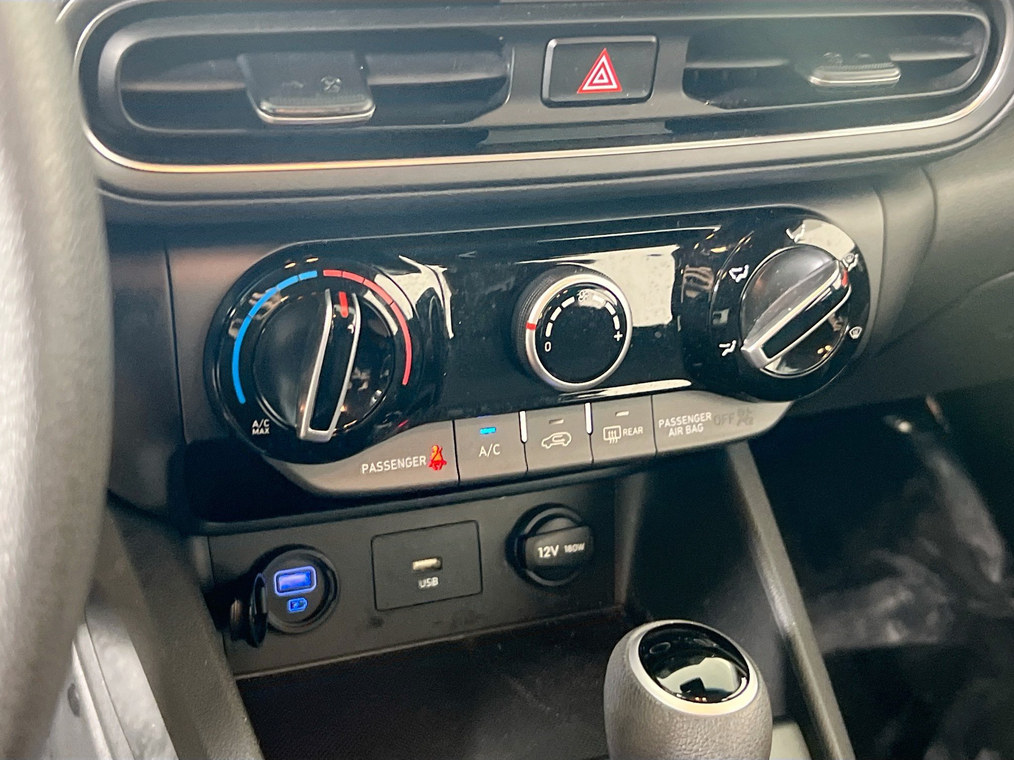 Used 2023 Hyundai Kona SEL AWD/4WD image 15