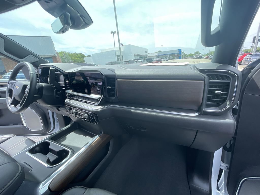 Certified 2024 Chevrolet Silverado 3500 High Country w/ High Country Premium Package AWD/4WD image 24