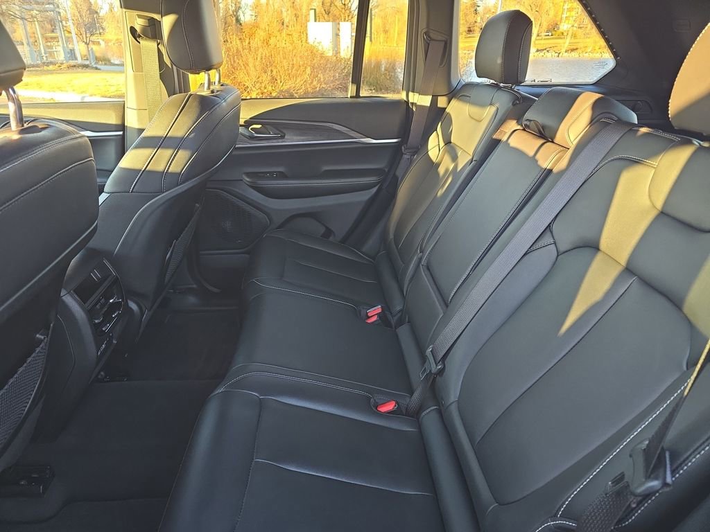 Used 2025 Jeep Grand Cherokee Limited w/ Trailer Tow Package image 26