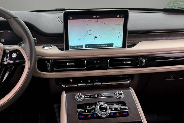 Used 2021 Lincoln Aviator Reserve w/ Equipment Group 201A AWD/4WD image 9