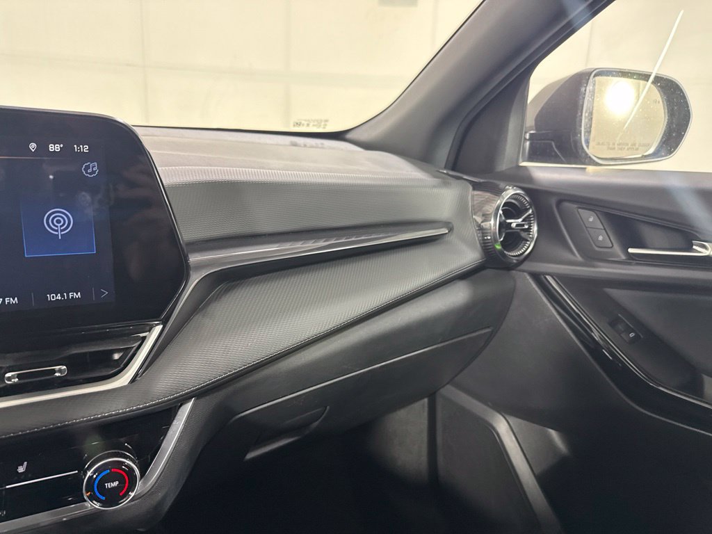 Used 2025 Chevrolet Equinox LT AWD/4WD image 29