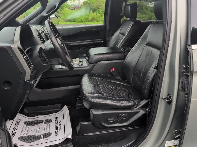 Used 2019 Ford Expedition XLT w/ Equipment Group 202A AWD/4WD image 12