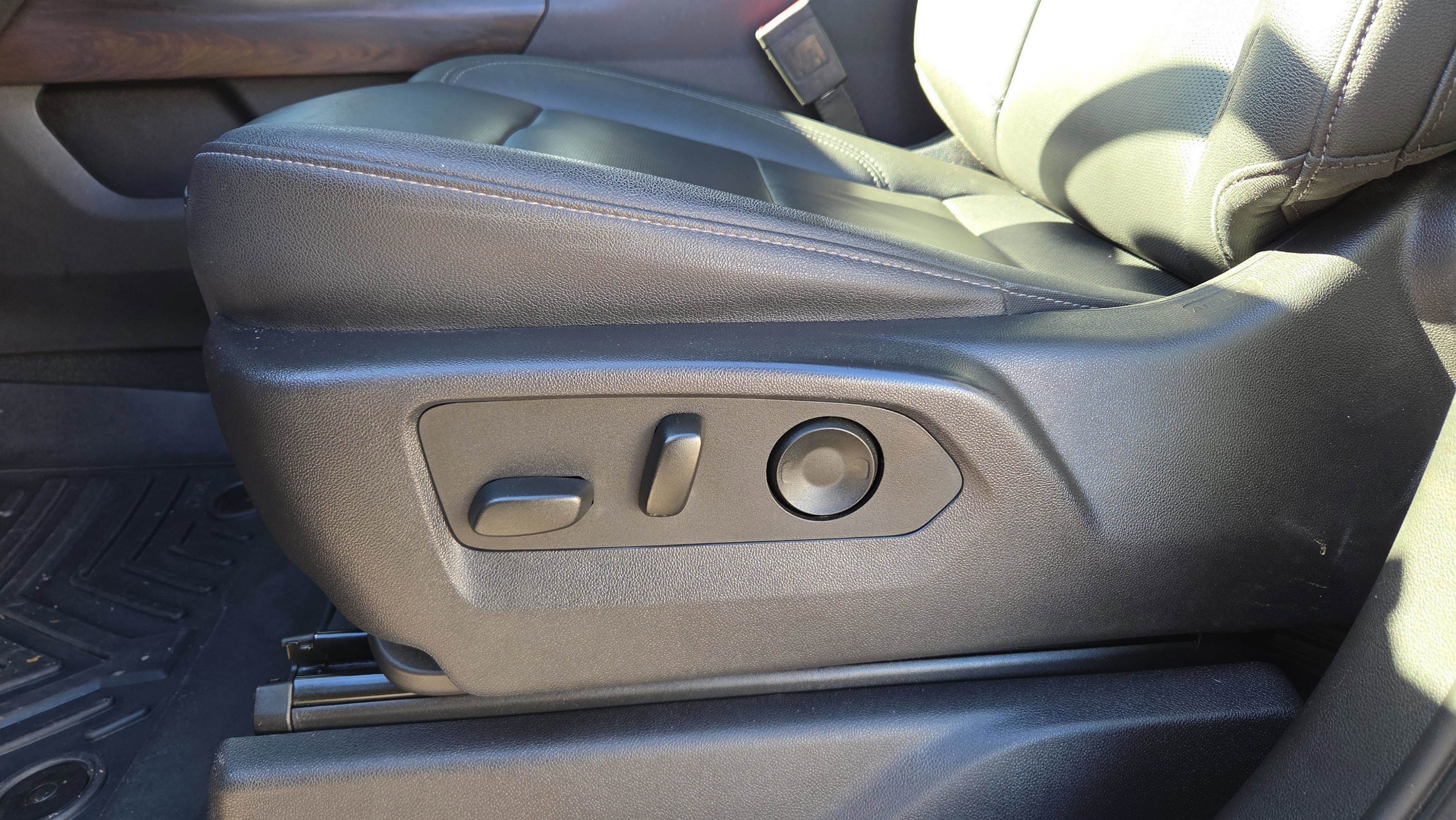 Used 2023 GMC Sierra 1500 SLT w/ SLT Premium Package image 17