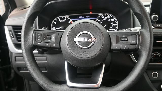 Used 2023 Nissan Rogue S AWD/4WD image 20