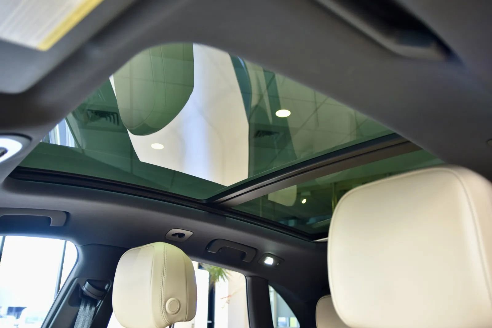 Used 2023 Porsche Macan image 19