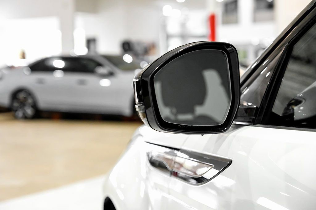 Used 2023 Land Rover Range Rover Evoque R-Dynamic S image 33