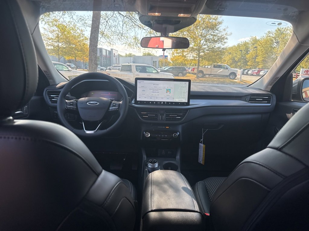 New 2024 Ford Escape SE image 35