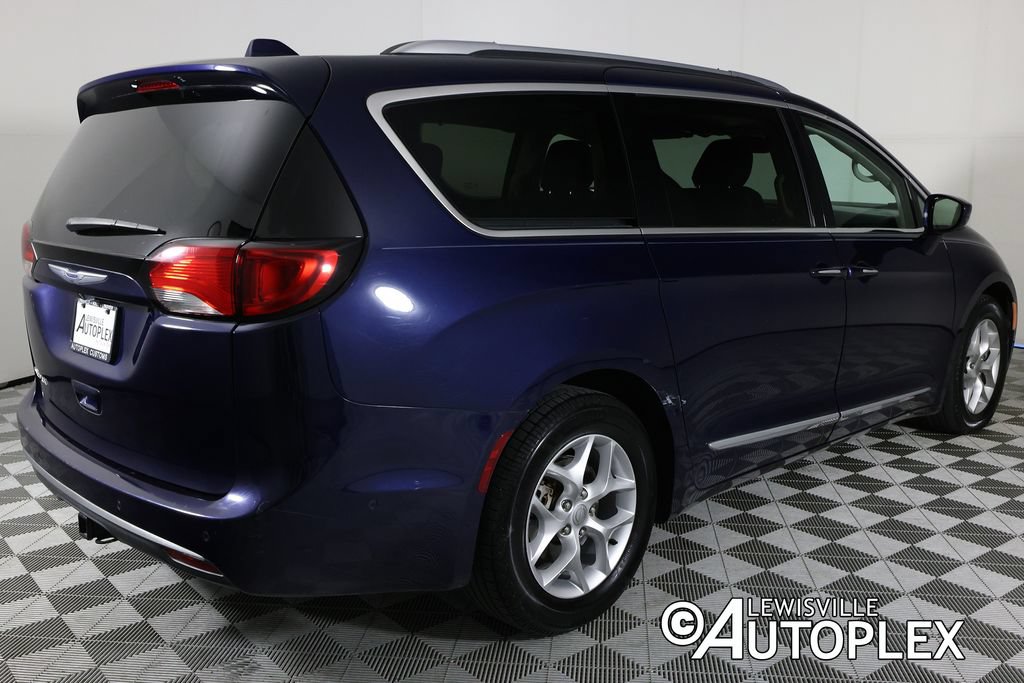 Used 2019 Chrysler Pacifica Touring-L Plus FWD image 5