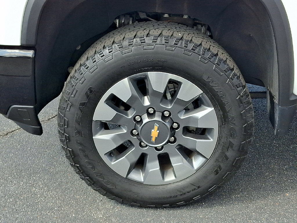 Used 2025 Chevrolet Silverado 2500 Custom w/ Custom Value Package AWD/4WD image 8